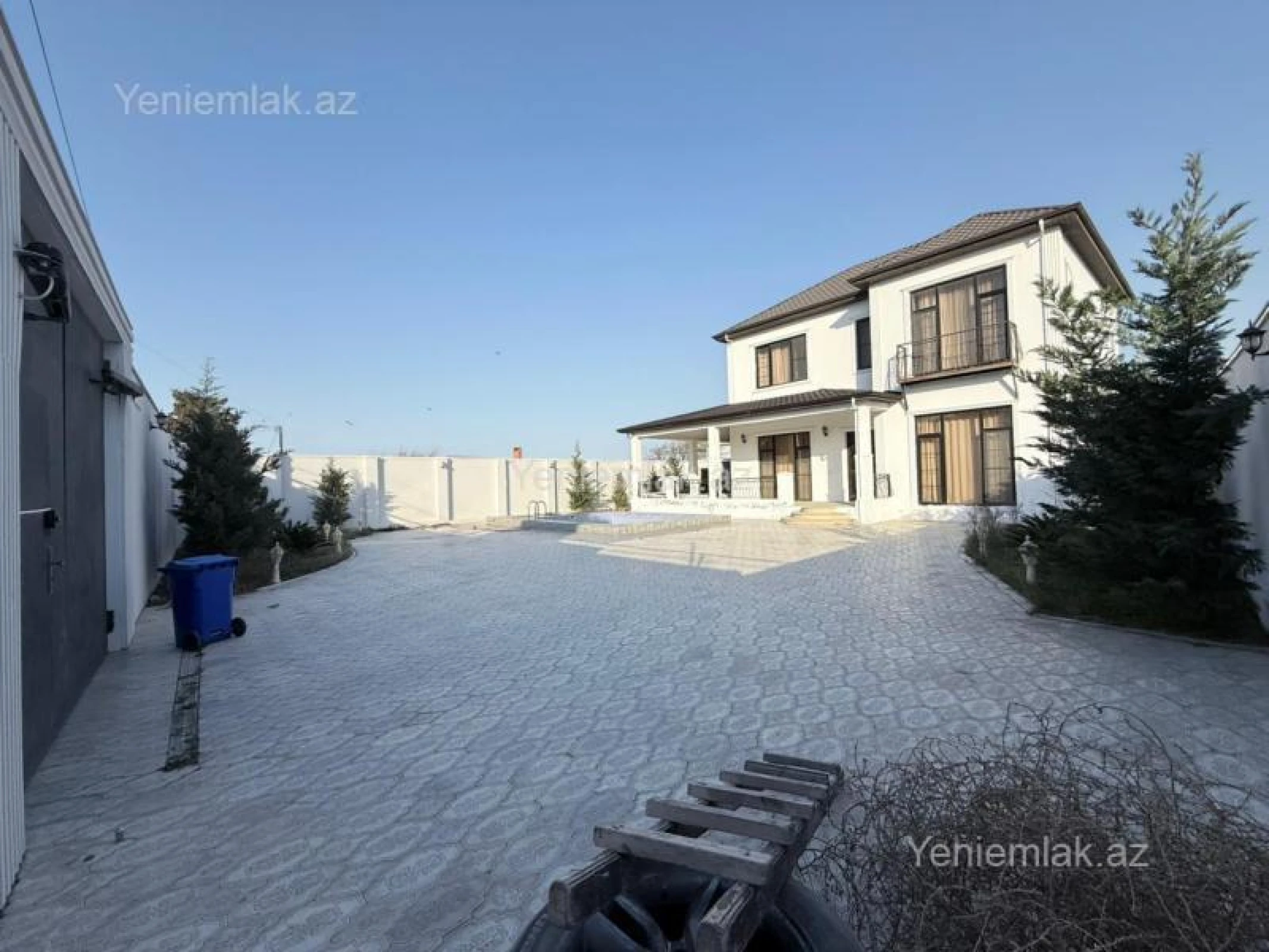 Satılır 5 otaqlı həyət evi 270 m²