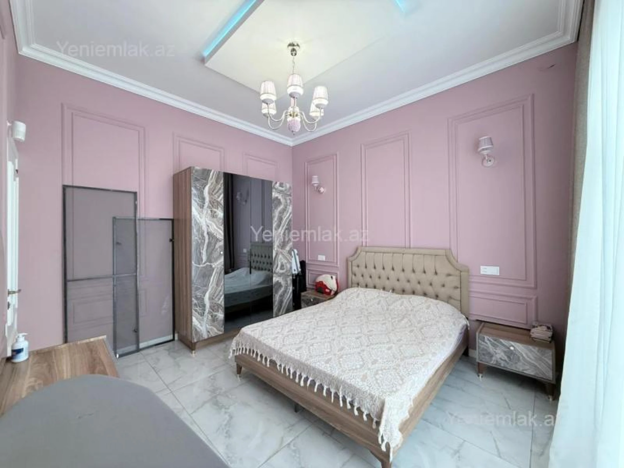 Satılır 5 otaqlı həyət evi 270 m²