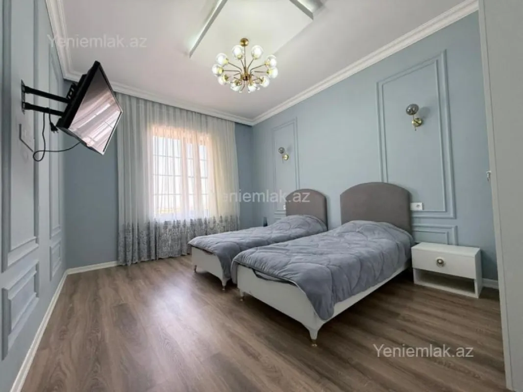 Satılır 5 otaqlı həyət evi 270 m²