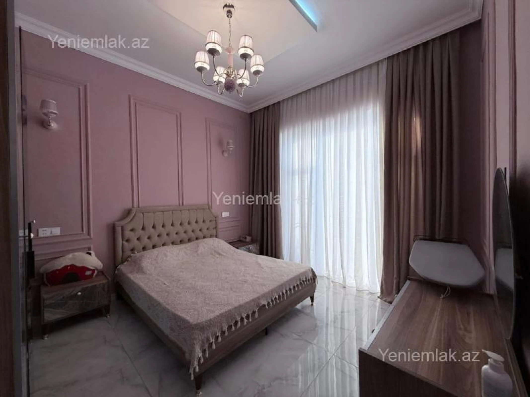 Satılır 5 otaqlı həyət evi 270 m²