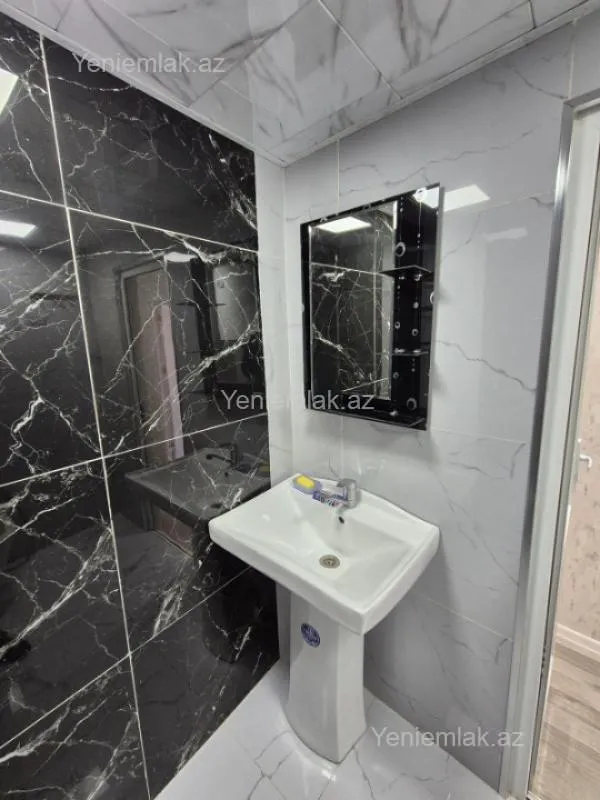 Satılır 2 otaqlı köhnə tikili 38 m²