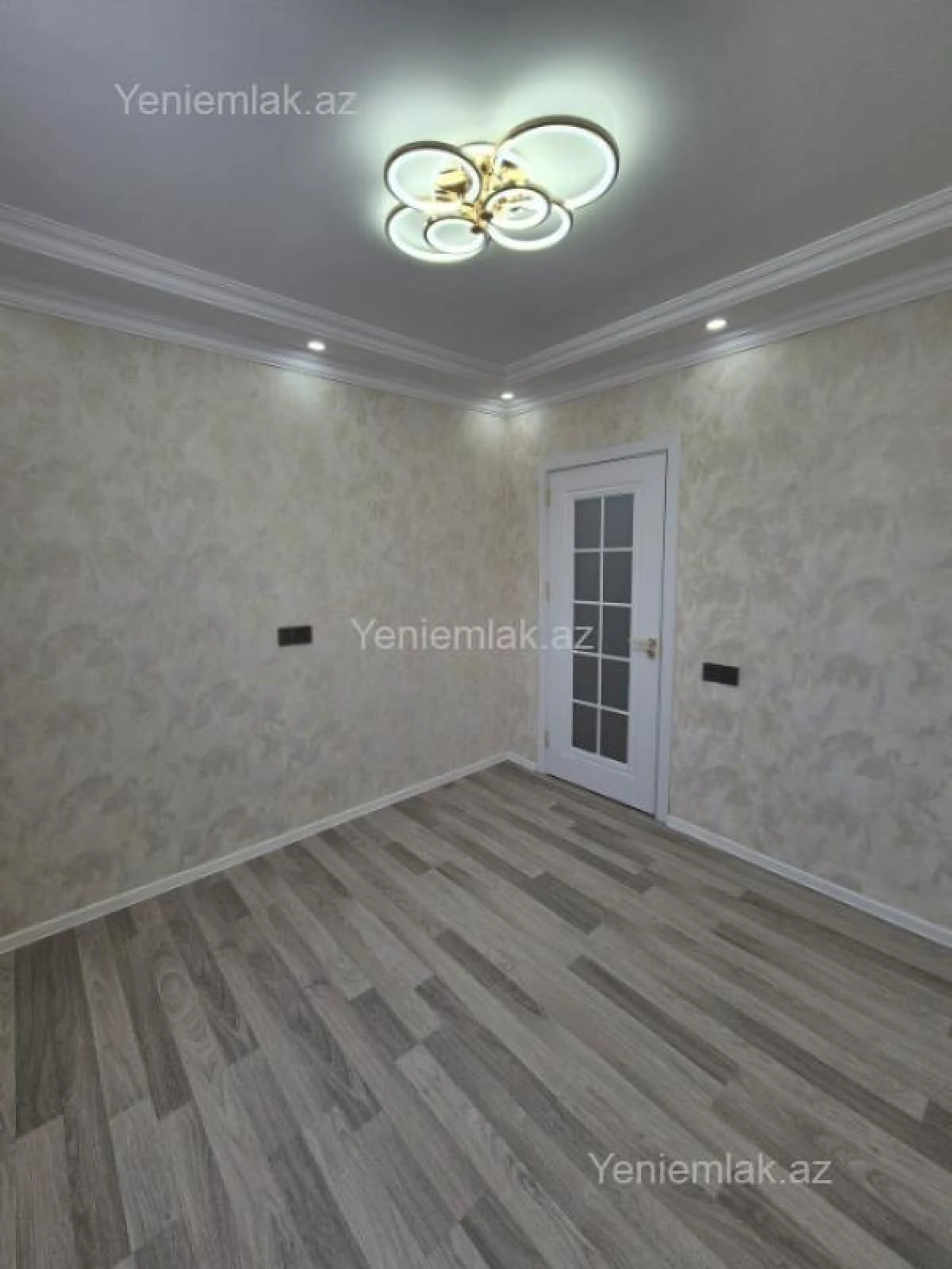 Satılır 2 otaqlı köhnə tikili 38 m²