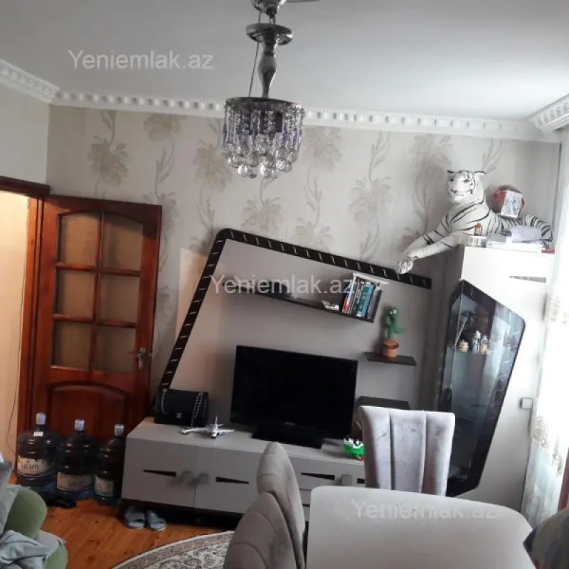 Satılır 2 otaqlı köhnə tikili 40 m²