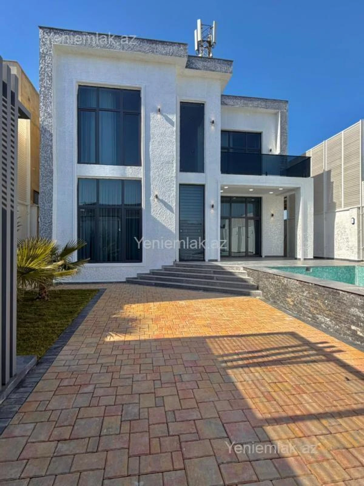 Satılır 5 otaqlı həyət evi 200 m²