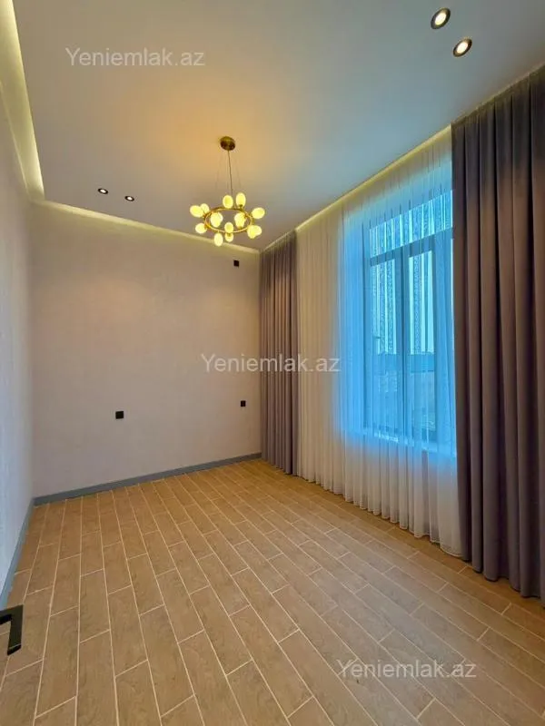 Satılır 5 otaqlı həyət evi 200 m²