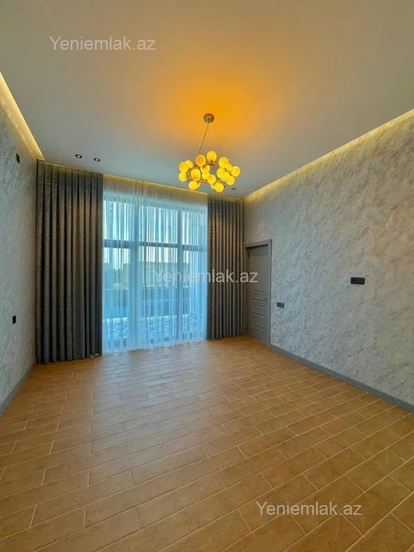Satılır 5 otaqlı həyət evi 200 m²