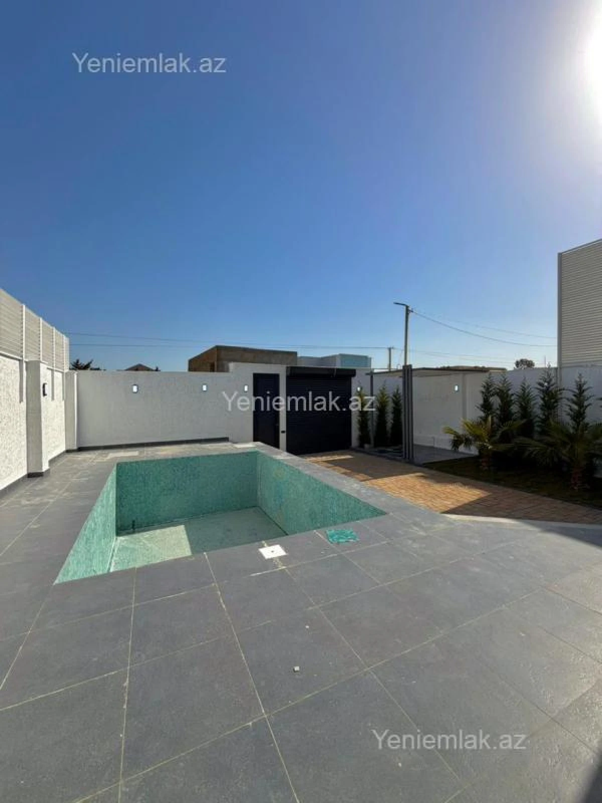 Satılır 5 otaqlı həyət evi 200 m²