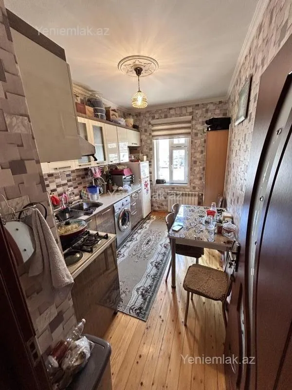 Satılır 3 otaqlı köhnə tikili 72 m²