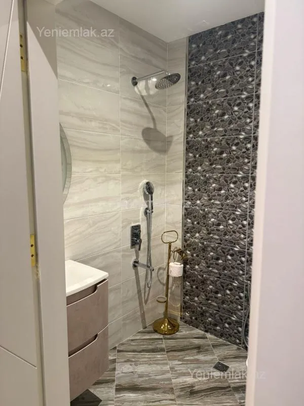 Satılır 3 otaqlı yeni tikili 126.5 m²