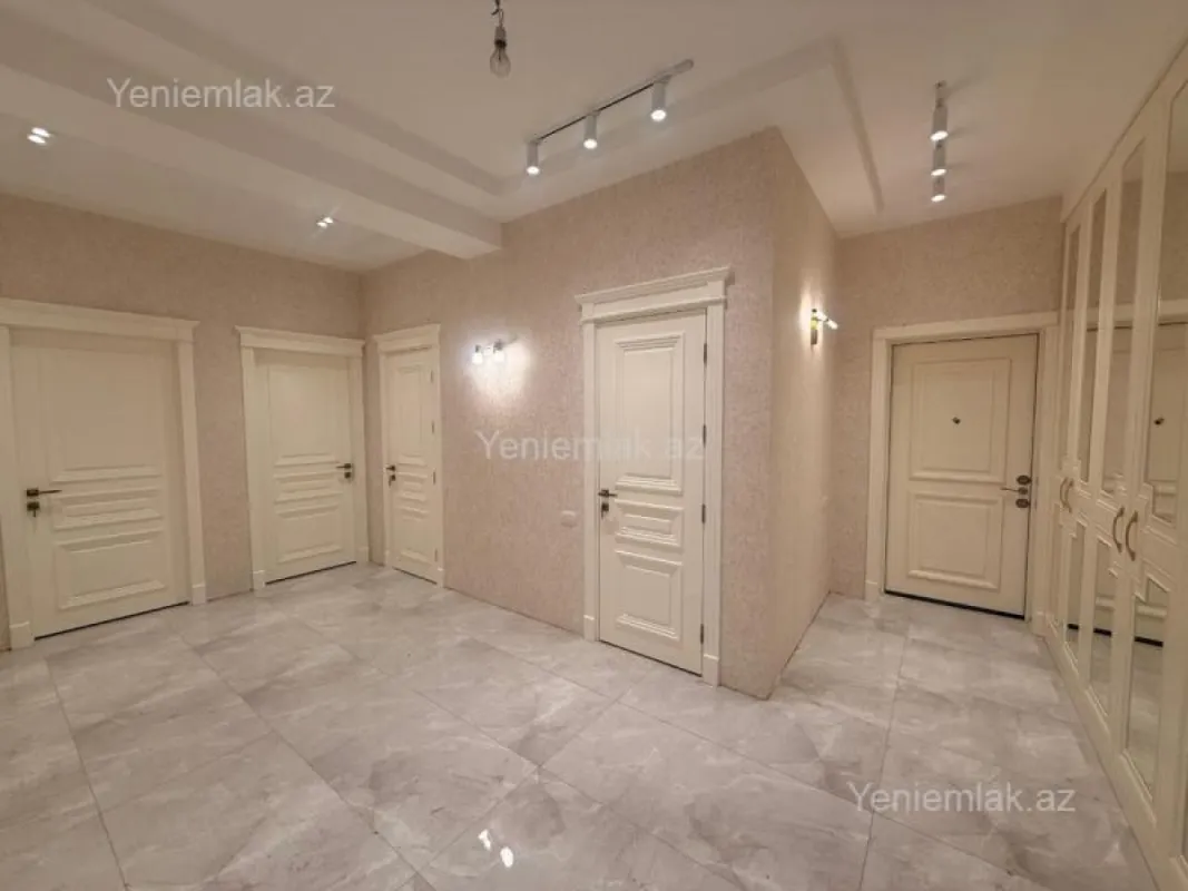 Satılır 4 otaqlı yeni tikili 142 m²