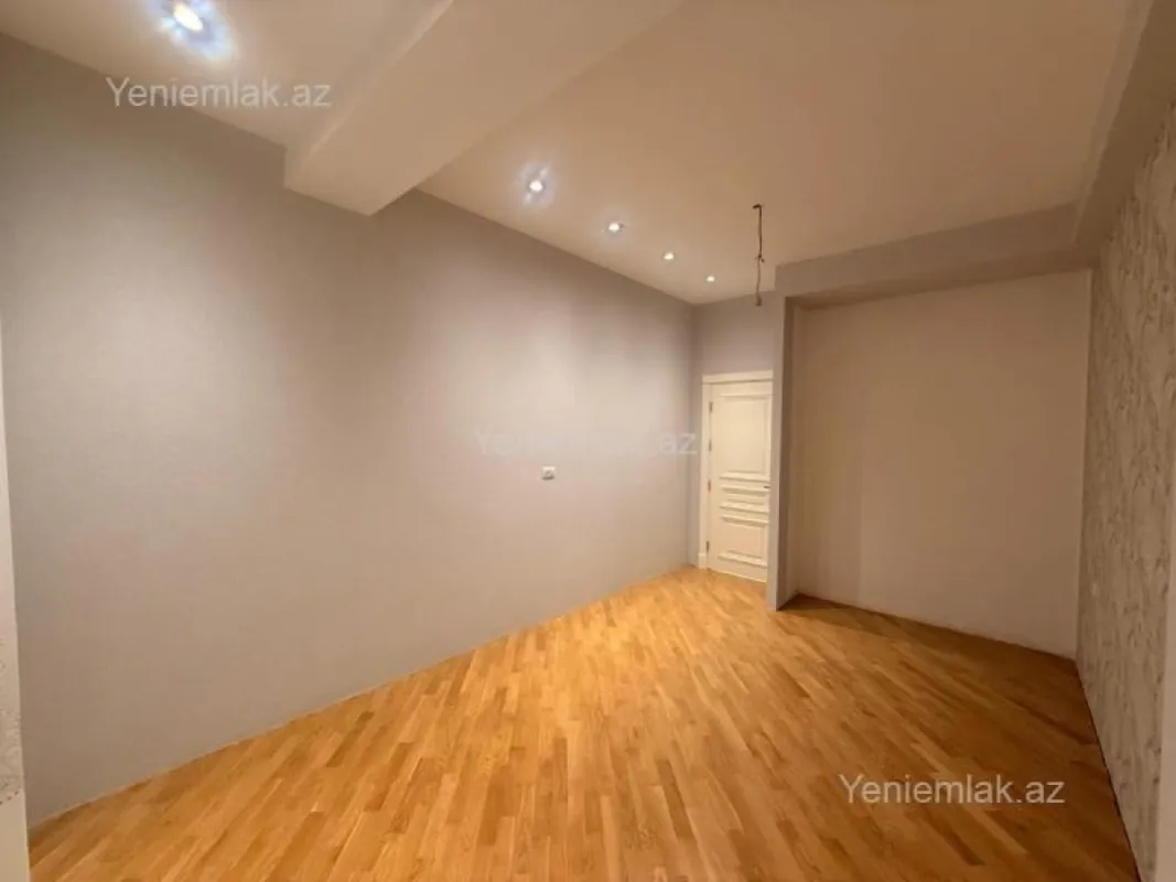Satılır 4 otaqlı yeni tikili 142 m²