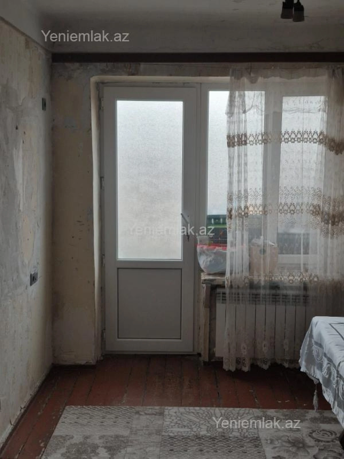 Satılır 4 otaqlı köhnə tikili 90 m²