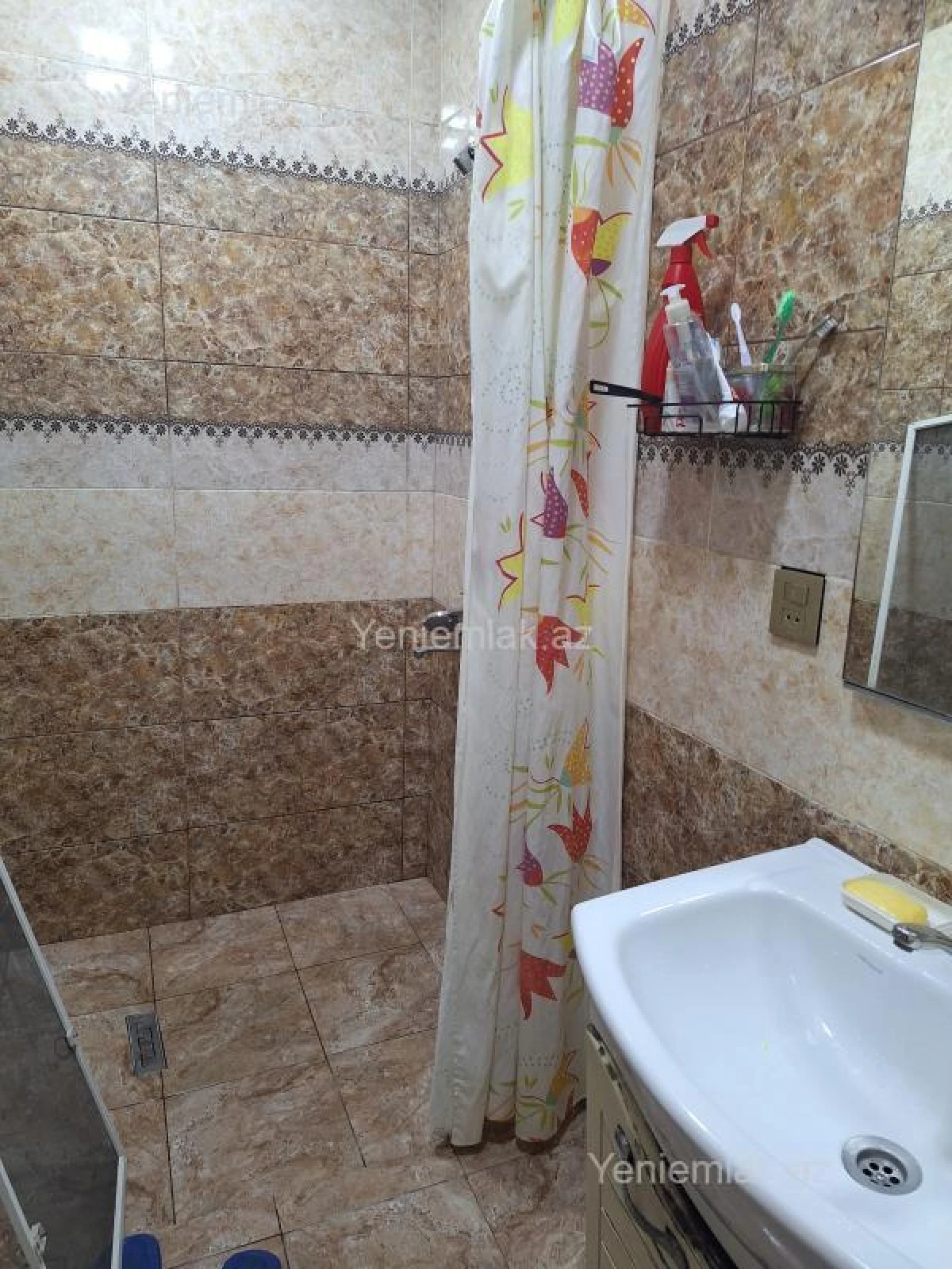 Satılır 3 otaqlı köhnə tikili 85 m²