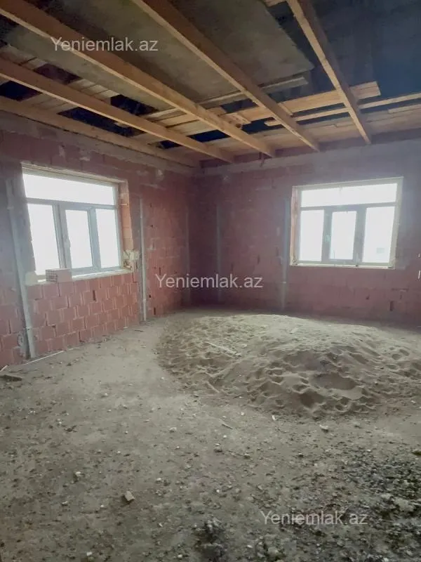 Satılır 6 otaqlı həyət evi 288 m²