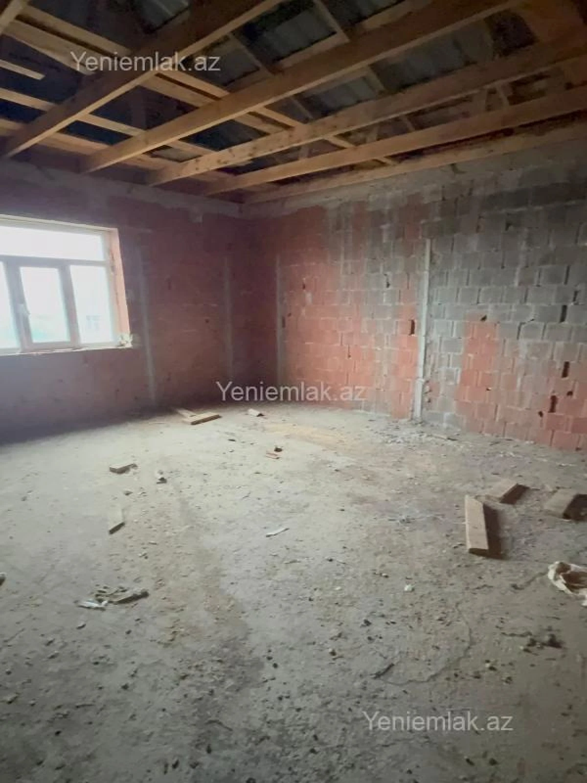 Satılır 6 otaqlı həyət evi 288 m²