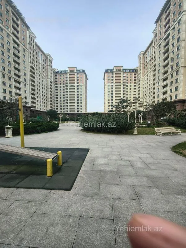 Satılır 6 otaqlı yeni tikili 270 m²