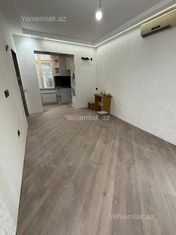 Satılır 1 otaqlı köhnə tikili 40 m²