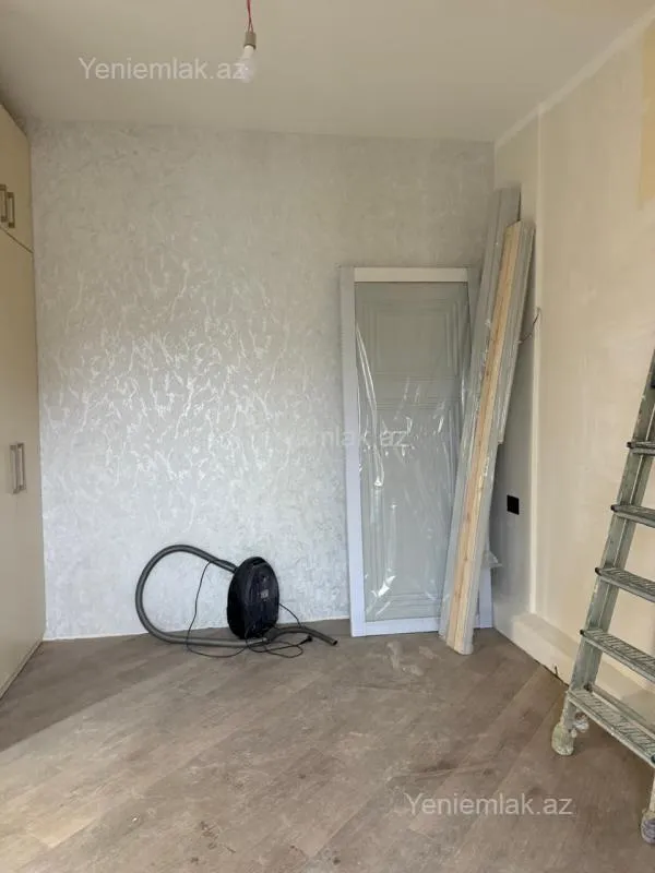 Satılır 1 otaqlı köhnə tikili 40 m²