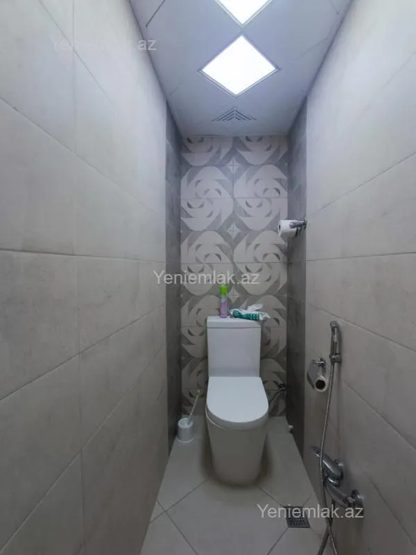 Satılır 2 otaqlı köhnə tikili 65 m²