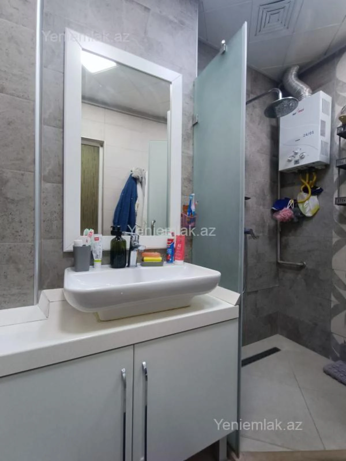 Satılır 2 otaqlı köhnə tikili 65 m²