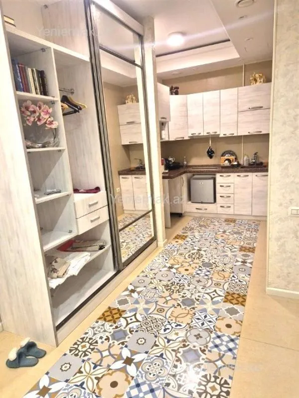 Satılır 2 otaqlı yeni tikili 70 m²