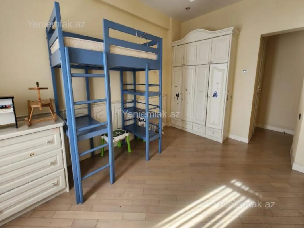 Satılır 4 otaqlı yeni tikili 186 m²