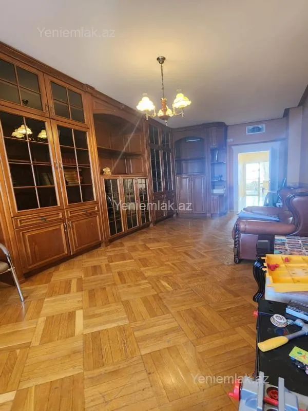 Satılır 4 otaqlı yeni tikili 186 m²