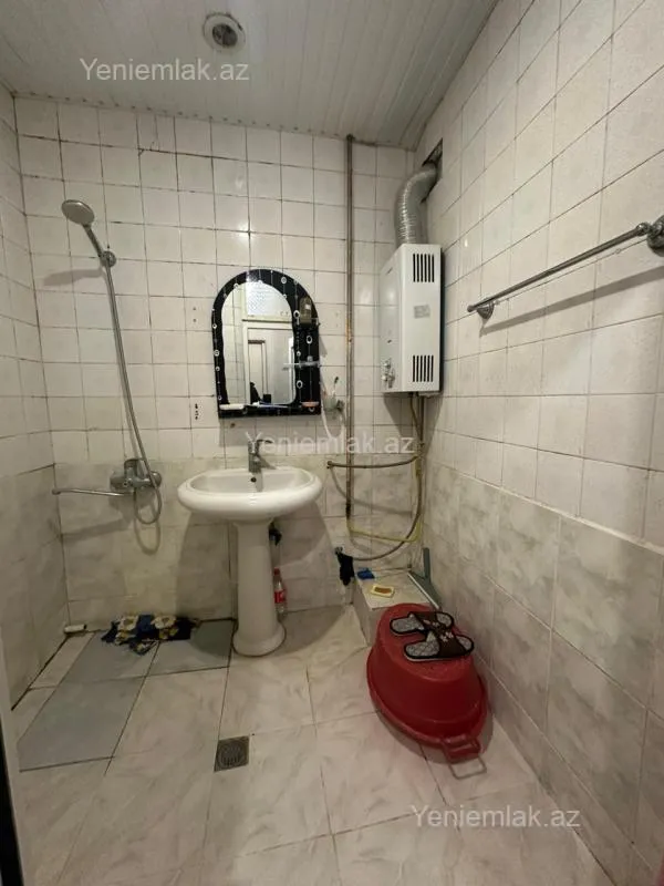 Satılır 2 otaqlı köhnə tikili 60 m²