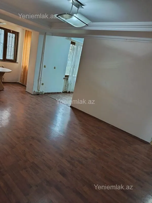 Satılır 2 otaqlı köhnə tikili 42 m²