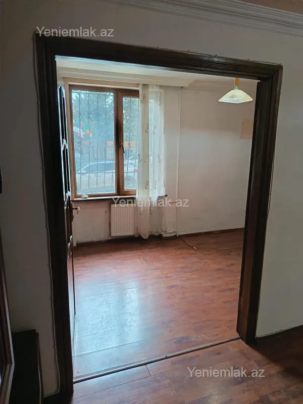 Satılır 2 otaqlı köhnə tikili 42 m²