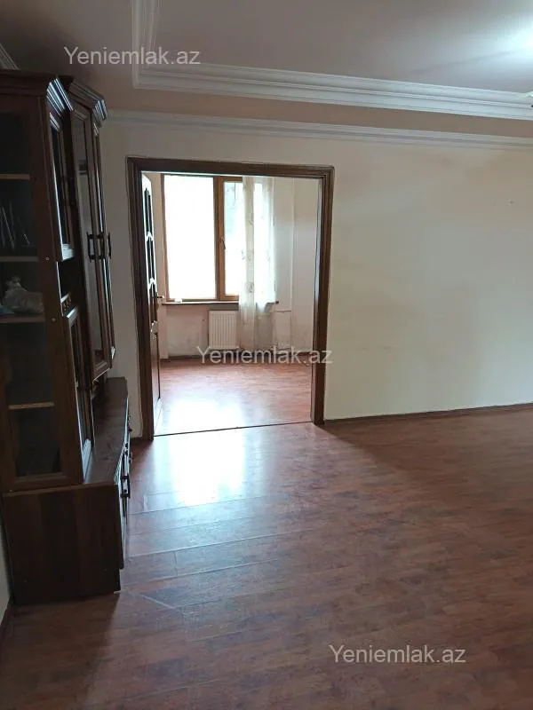 Satılır 2 otaqlı köhnə tikili 42 m²