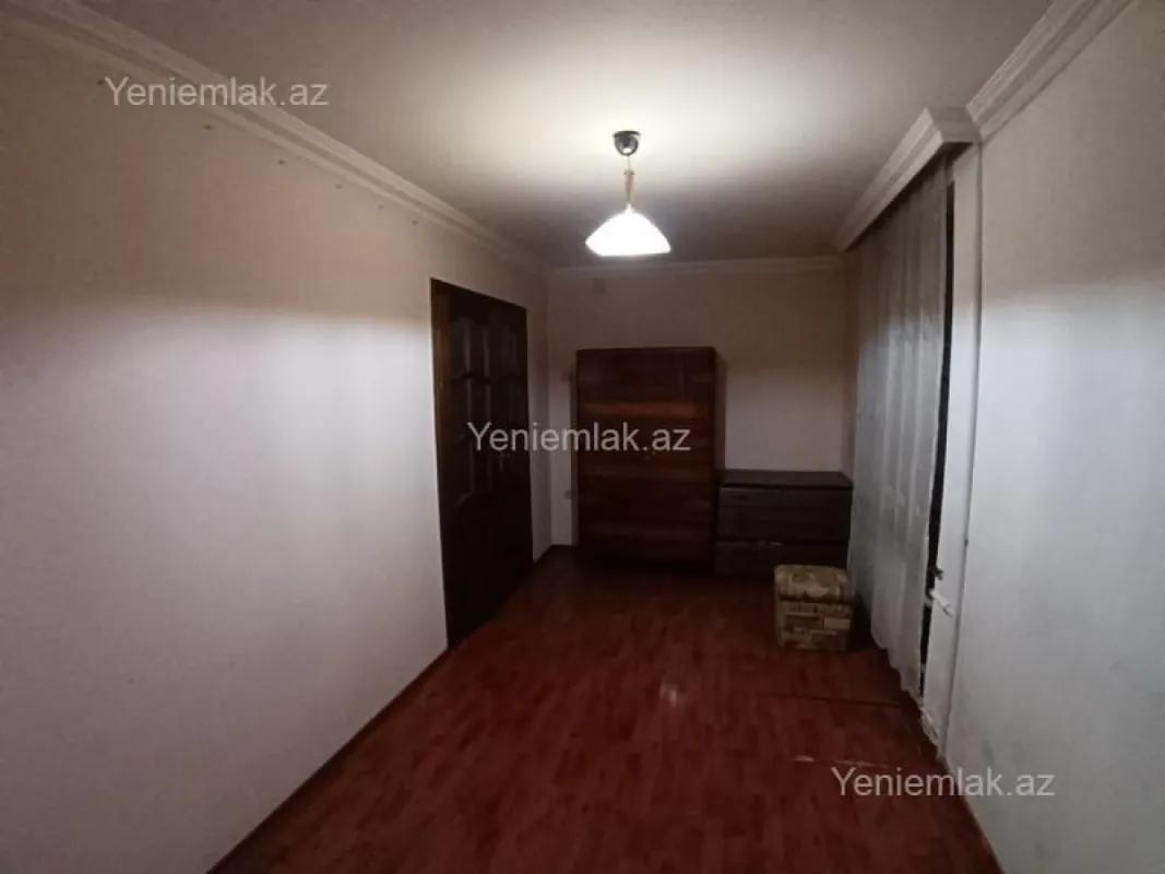 Satılır 2 otaqlı köhnə tikili 42 m²