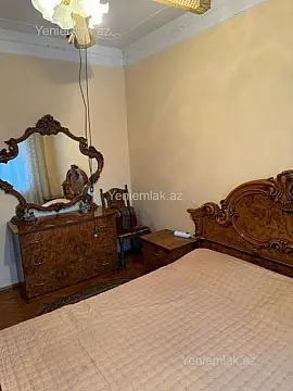 Satılır 3 otaqlı köhnə tikili 85 m²