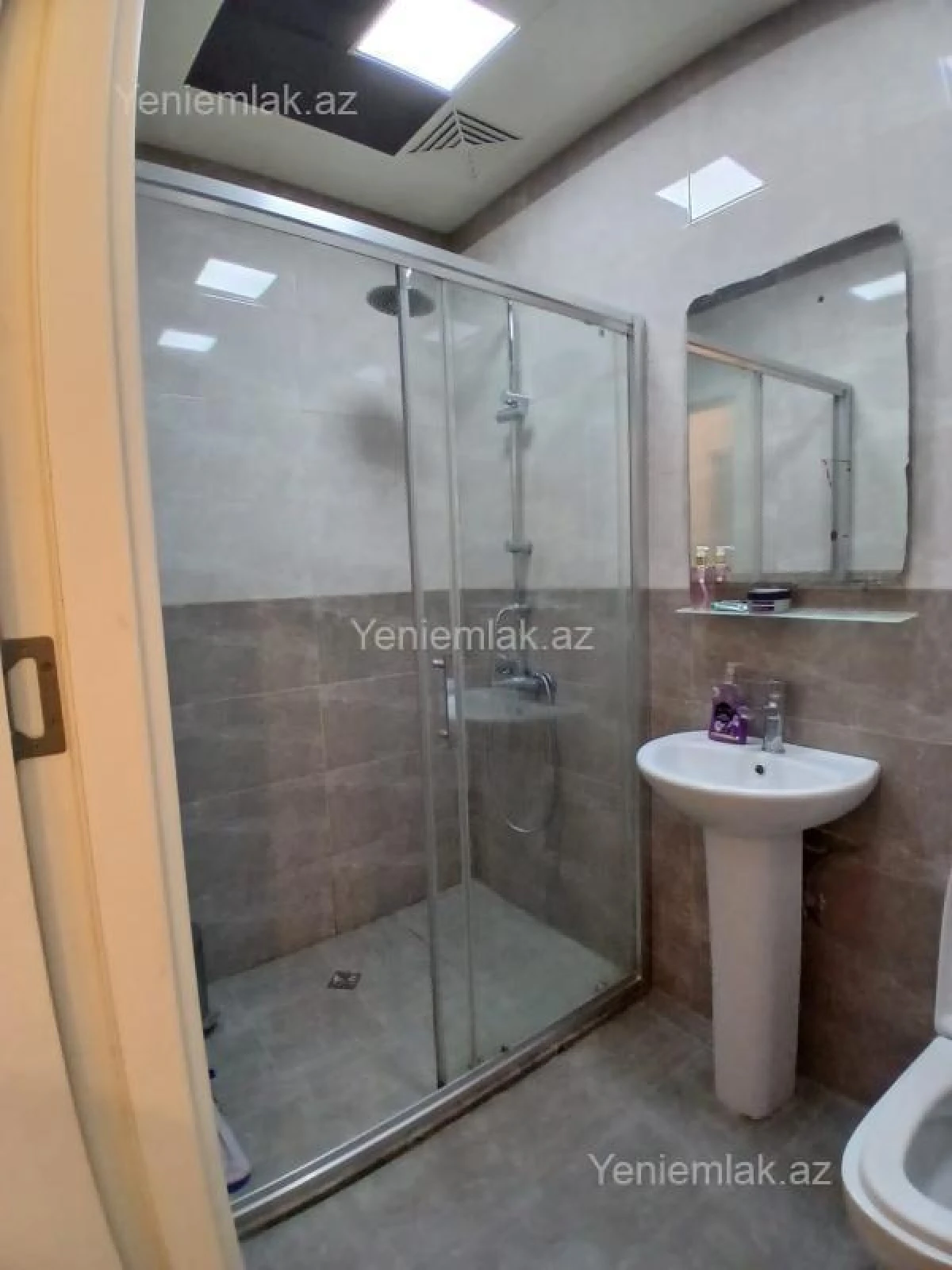 Satılır 2 otaqlı yeni tikili 68 m²