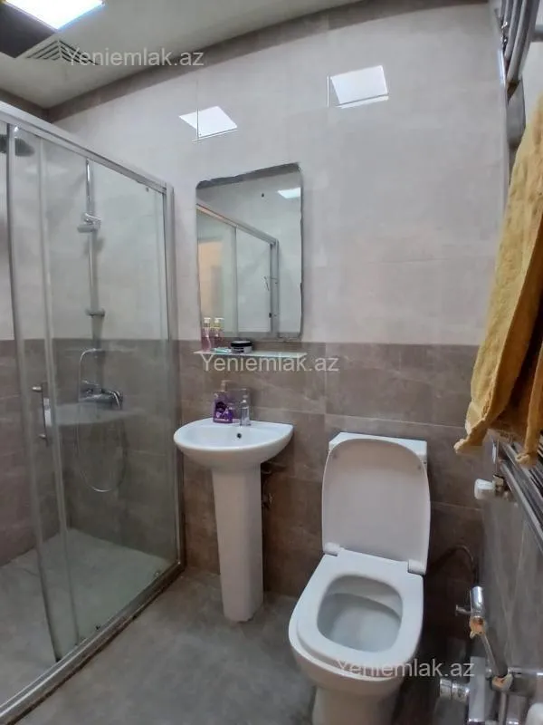 Satılır 2 otaqlı yeni tikili 68 m²