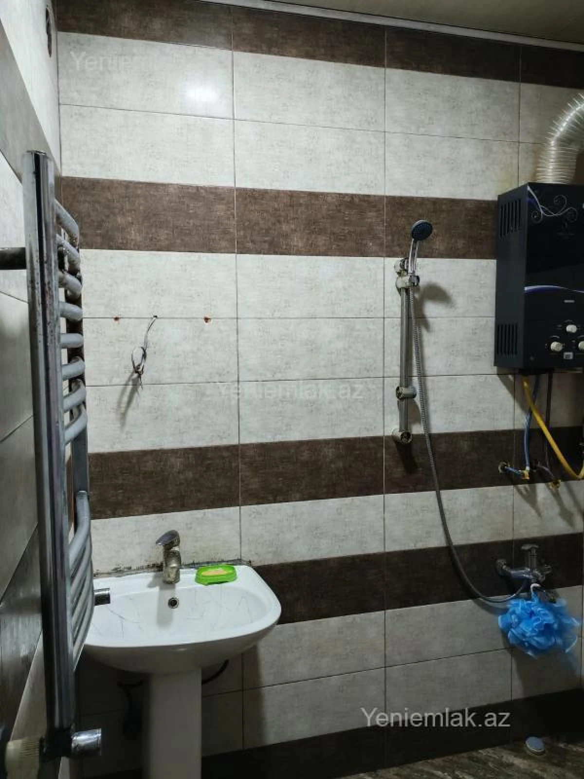 Satılır 2 otaqlı köhnə tikili 52 m²