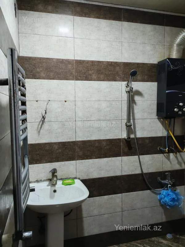 Satılır 2 otaqlı köhnə tikili 52 m²