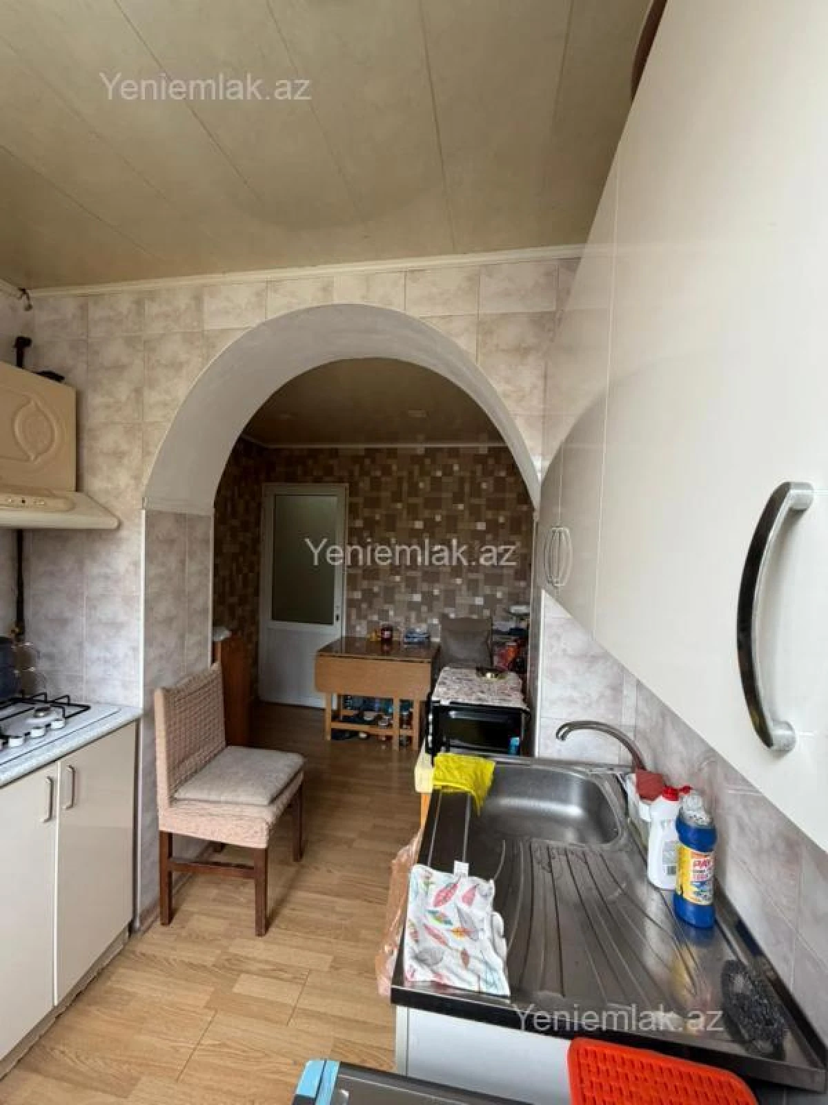 Satılır 2 otaqlı köhnə tikili 42 m²