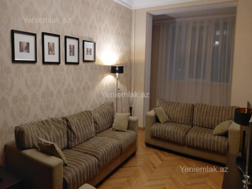 Satılır 3 otaqlı köhnə tikili 72 m²