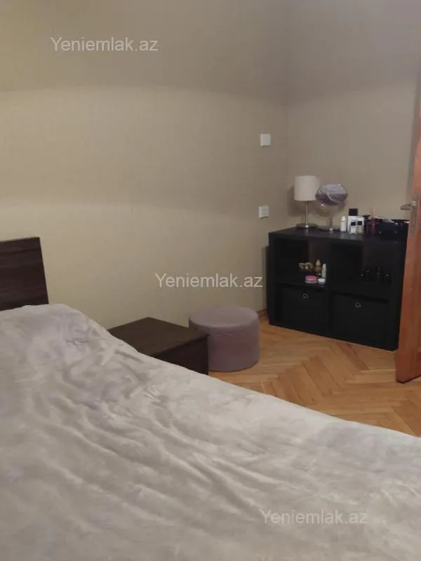 Satılır 3 otaqlı köhnə tikili 72 m²
