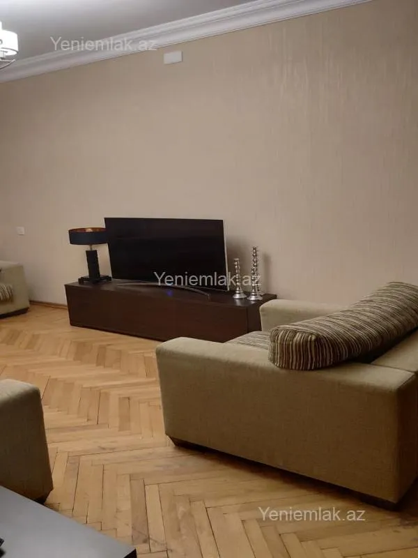 Satılır 3 otaqlı köhnə tikili 72 m²