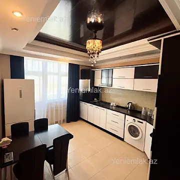 Satılır 3 otaqlı yeni tikili 135 m²