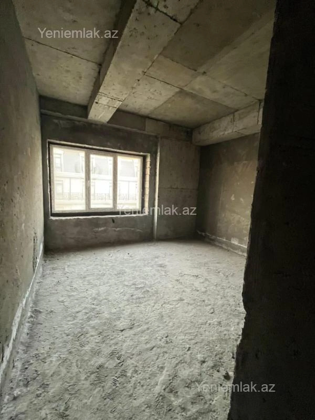 Satılır 4 otaqlı yeni tikili 200 m²