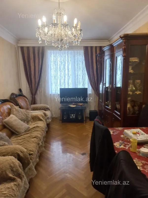 Satılır 3 otaqlı köhnə tikili 80 m²