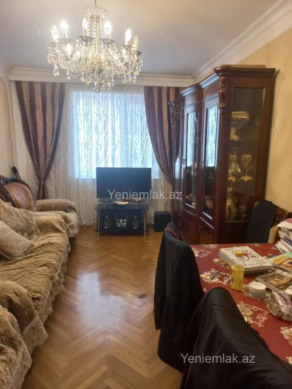 Satılır 3 otaqlı köhnə tikili 80 m²