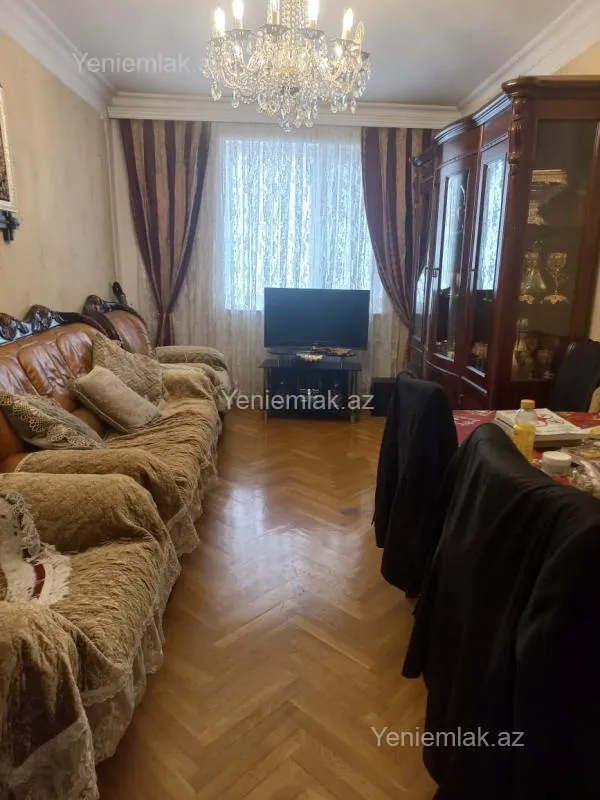 Satılır 3 otaqlı köhnə tikili 80 m²