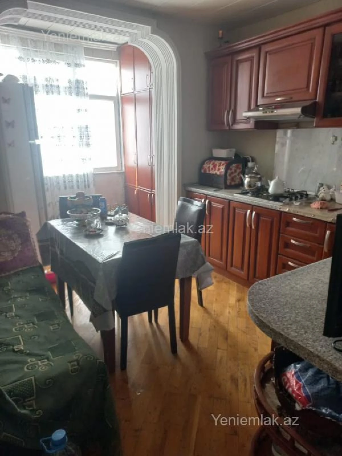 Satılır 3 otaqlı köhnə tikili 80 m²