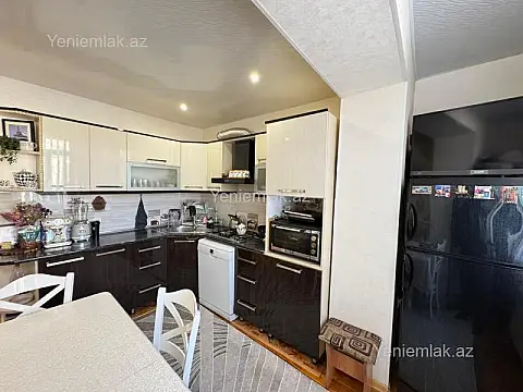 Satılır 3 otaqlı köhnə tikili 75 m²