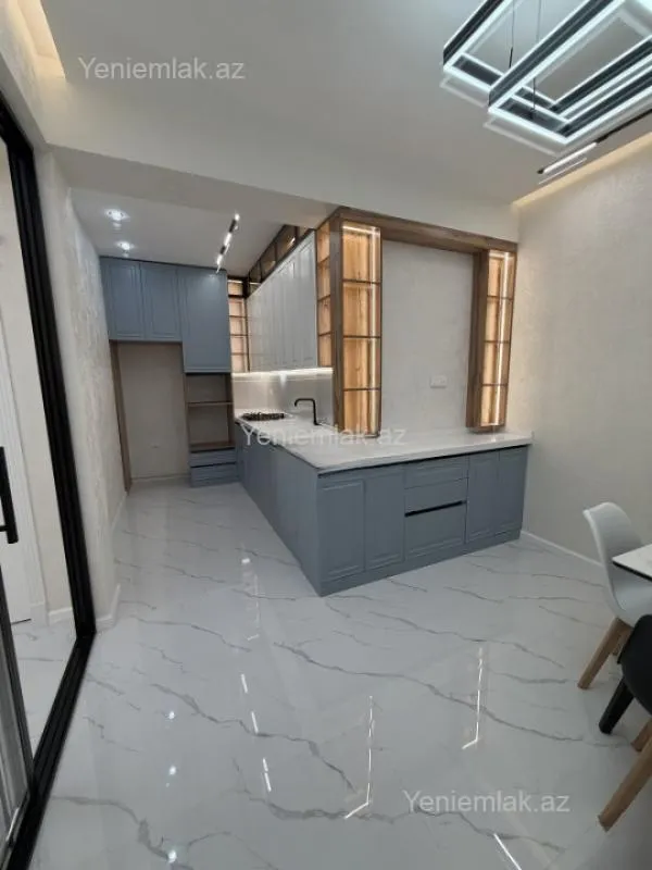 Satılır 3 otaqlı yeni tikili 135 m²