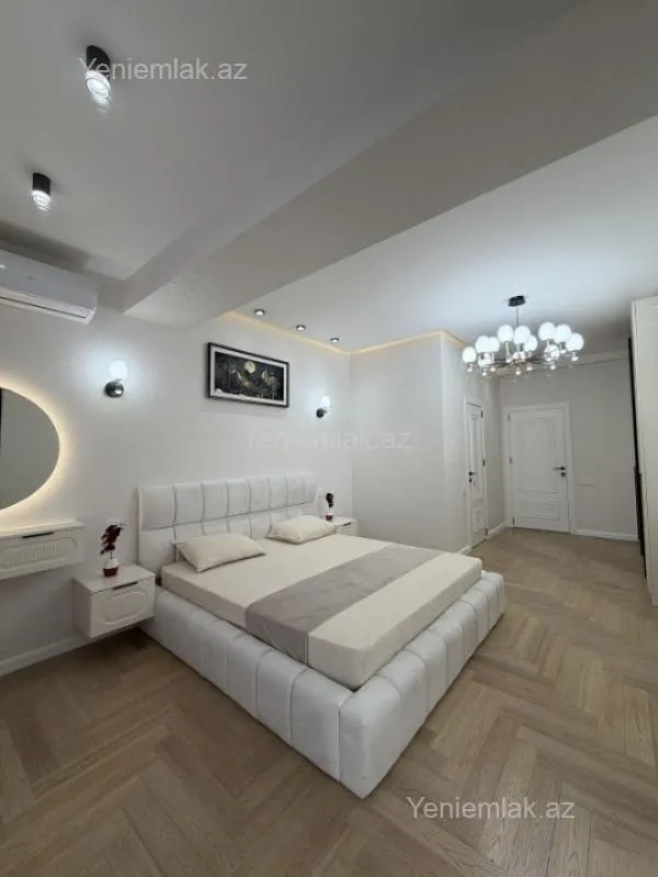 Satılır 3 otaqlı yeni tikili 135 m²